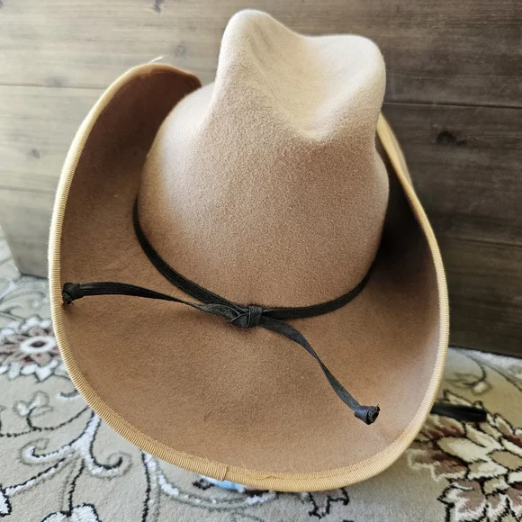 Vintage wool cowboy hat with feathers tan Betmar